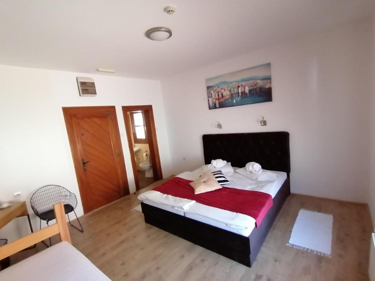 Mon Accommodation Free Parking Ni Buitenkant foto