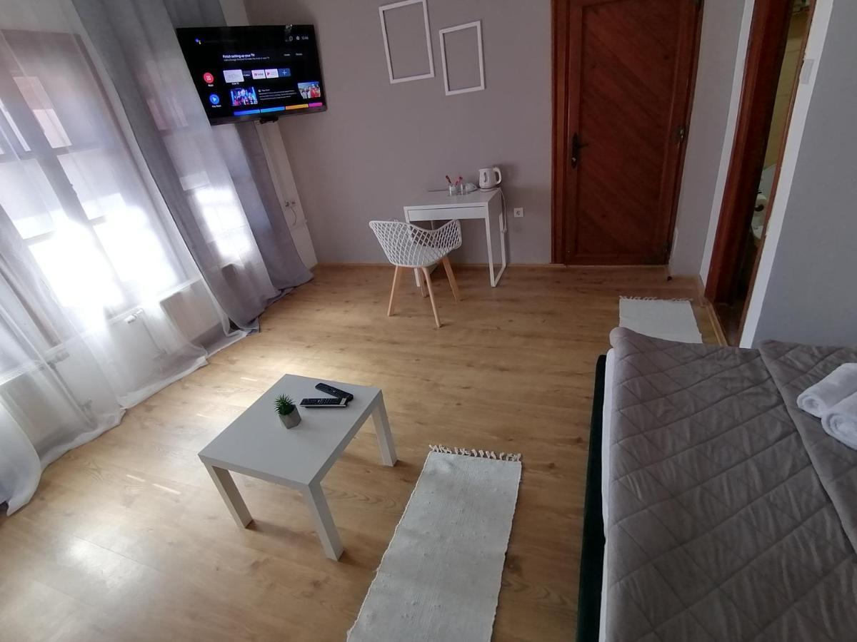 Mon Accommodation Free Parking Ni Buitenkant foto